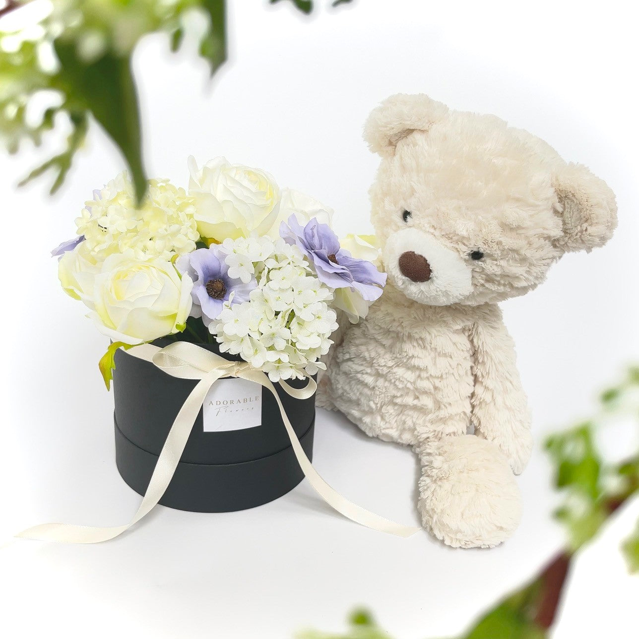 出産祝いや誕生日祝いにおすすめのボックスアレンジメント(全3色)とパティ クリームベア(M)セット