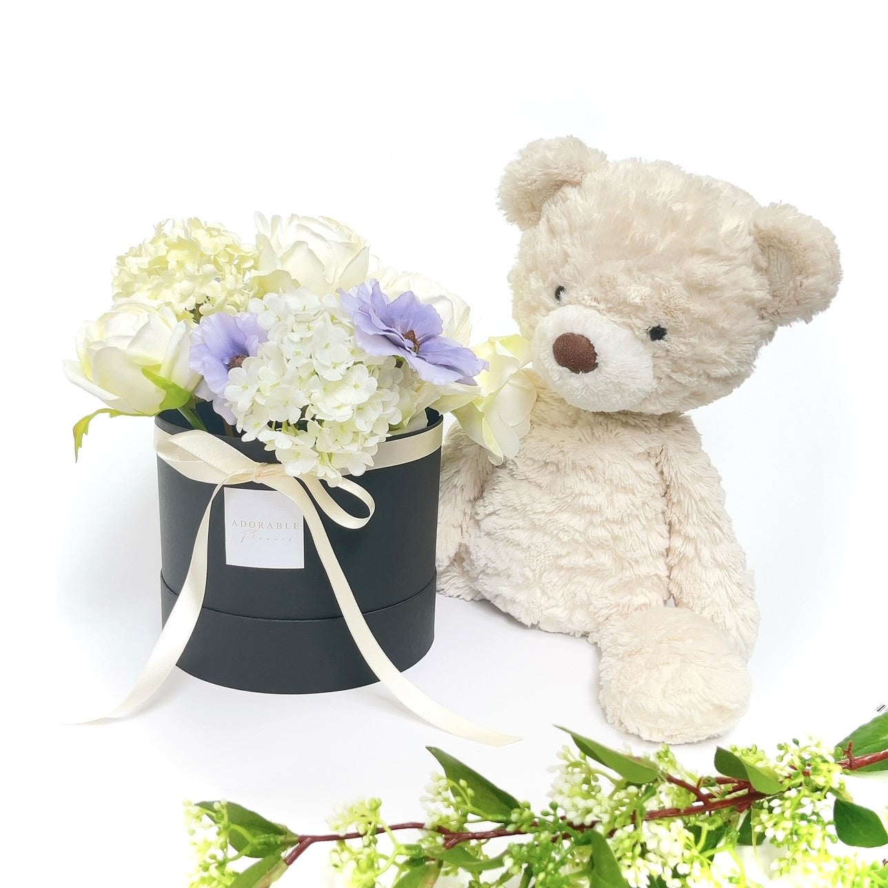 出産祝いや誕生日祝いにおすすめのボックスアレンジメント(全3色)とパティ クリームベア(M)セット