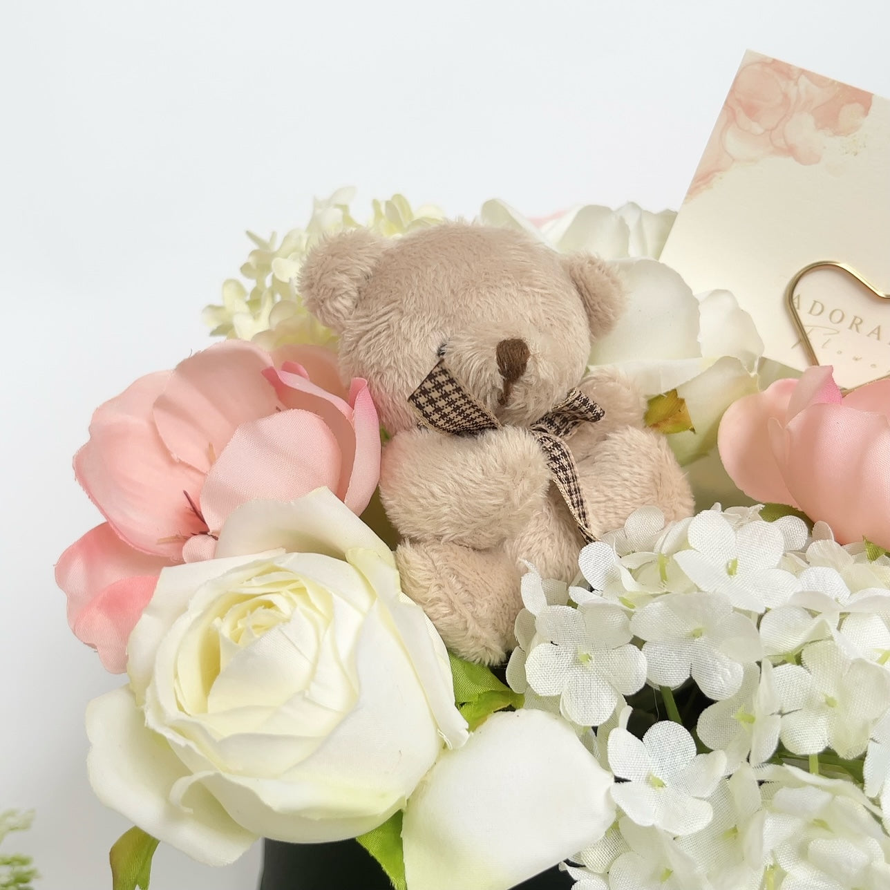 【お手入れ不要】ボックスアレンジメント M(ミニベアピック付き)